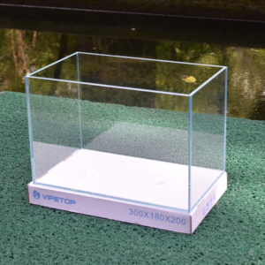 1 / 1 – Ultra_Crystal-Clear_Straight_Angle_Fish_Tank